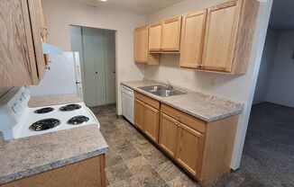 2 beds, 1.5 baths, 950 sqft, $750, Unit 108