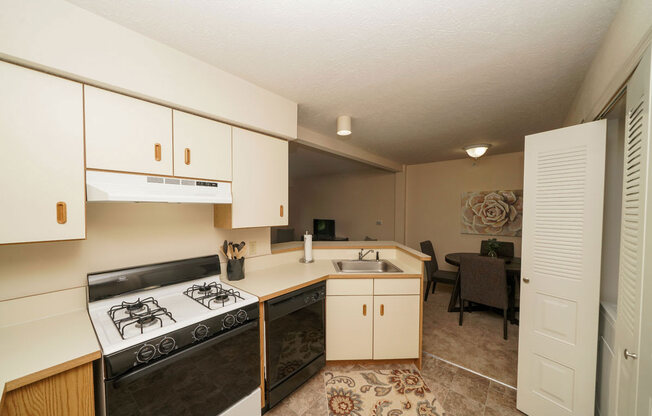 Well Equipped Kitchens at Green Ridge Apartments, Michigan 49544