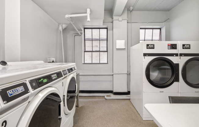 Studio, 1 bath, $3,900, Unit 4B