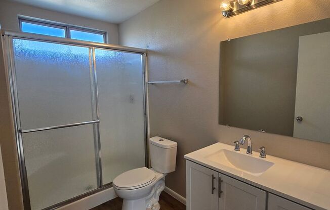 3 beds, 2 baths, $1,650