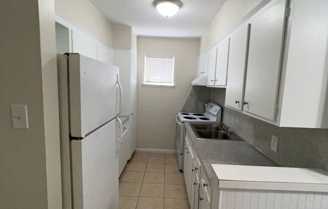 2 beds, 1 bath, $750