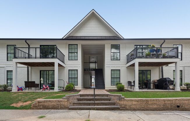 3 beds, 2 baths, 1,300 sqft, $1,900, Unit 121