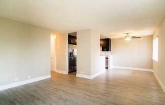 2 beds, 1 bath, $2,595, Unit 204