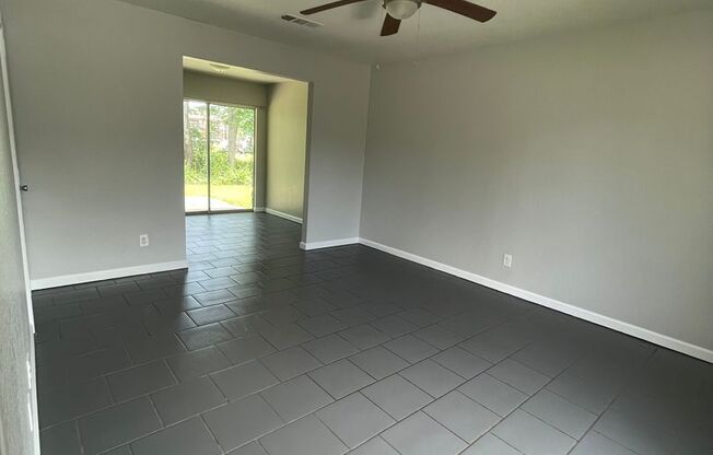 2 beds, 1 bath, 850 sqft, $795, Unit I2