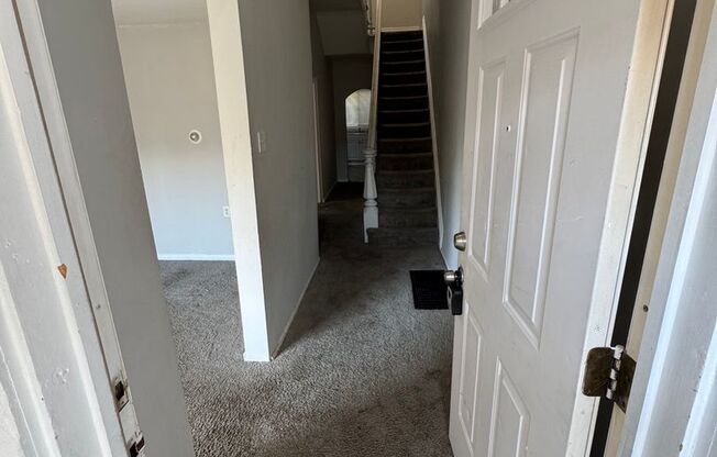 4 Bedroom 1 Bathroom in Fineview!