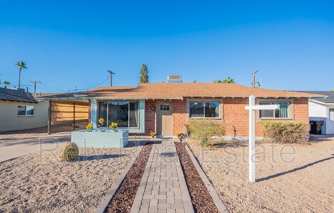8416 E RANCHO VIS DR