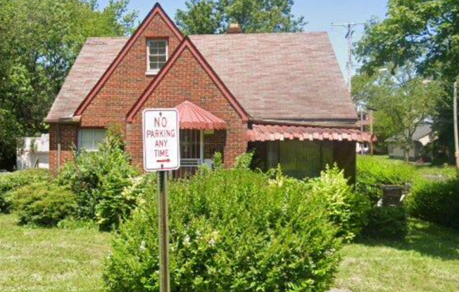 10809 DOVE AVE