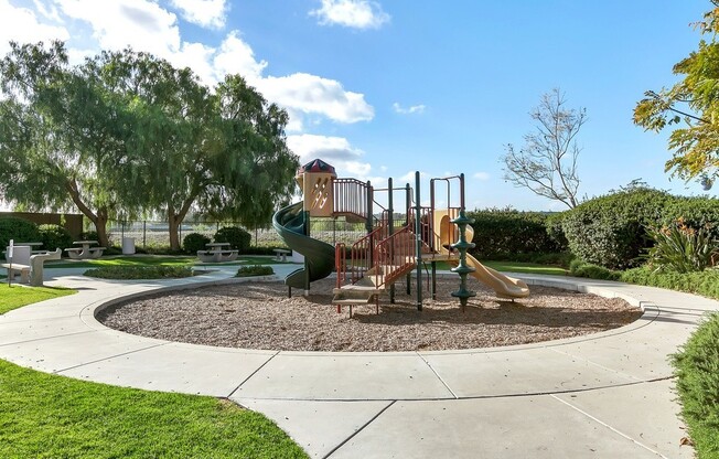 4BR/2.5BA Townhouse with a view