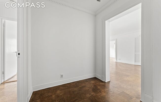 3 beds, 2 baths, 1,230 sqft, $8,000, Unit 10C