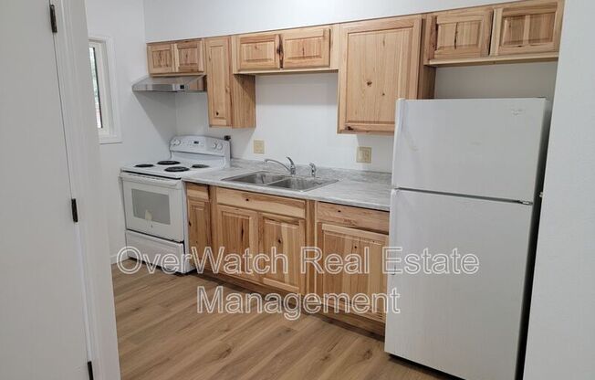 326 E 10 AVE