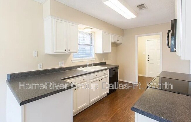 2106 TURF CLUB DR