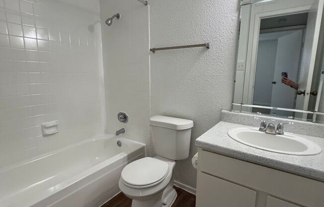 1 bed, 1 bath, 660 sqft, $900, Unit 18-501