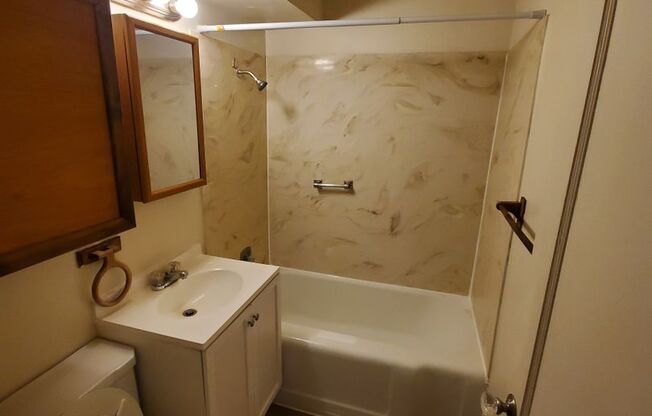 2 beds, 1 bath, 900 sqft, $1,525, Unit 506
