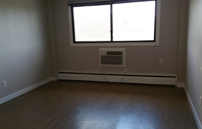 1 bed, 1 bath, $1,085, Unit 309