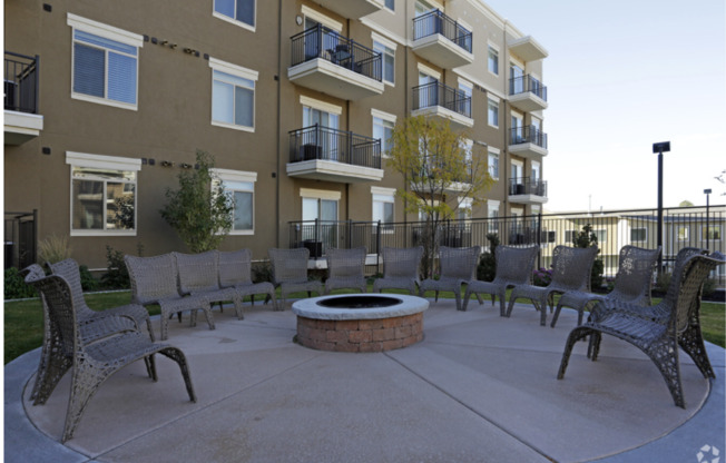 2 beds, 1 bath, 852 sqft, $1,450, Unit 342