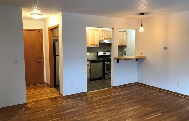 1 bed, 1 bath, $1,079, Unit 206