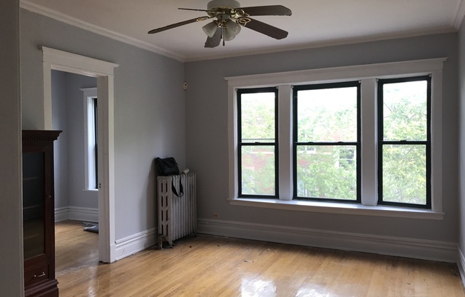 6201-6205 S Evans Ave / 741-743 E. 62nd St