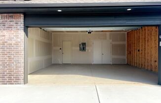 3 beds, 2 baths, 1,160 sqft, $1,475, Unit 16339 W Lynndale St