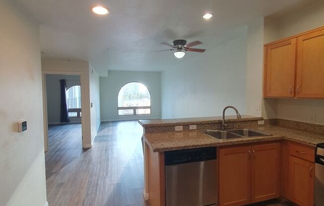 1 bed, 1 bath, $2,595