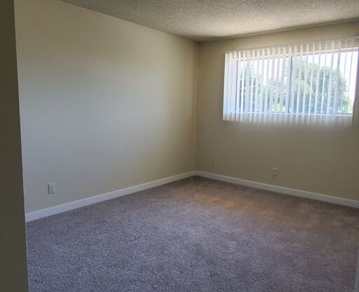 2 beds, 1 bath, 780 sqft, $2,500, Unit 327