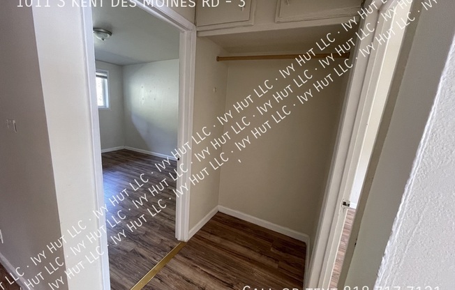 1011 S Kent des Moines Rd.