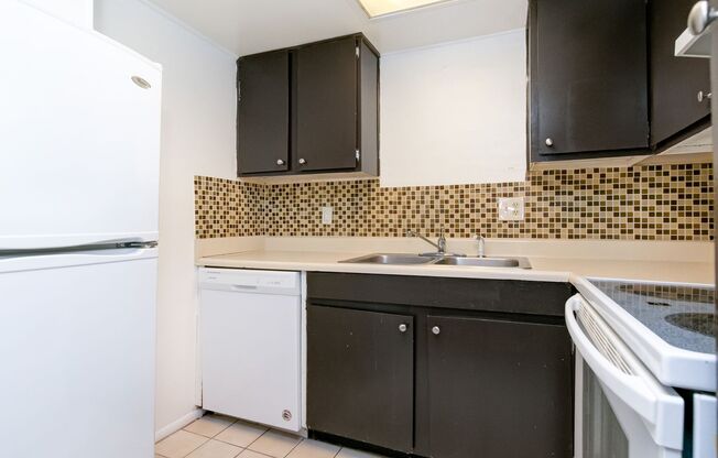 1 bed, 1 bath, $1,095, Unit Unit# F