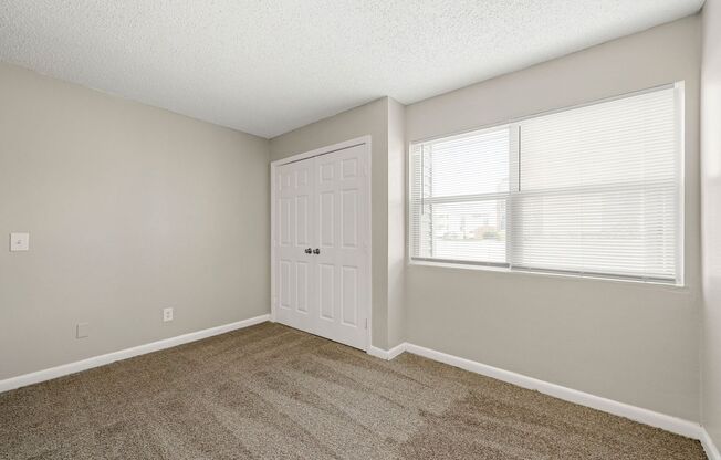 3 beds, 2 baths, 1,121 sqft, $1,400, Unit G86