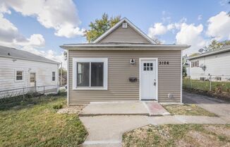 3 Bedroom 2 Bathroom Fully Remodeled