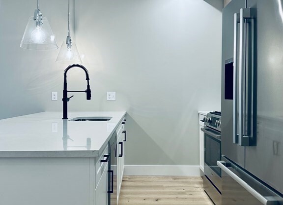 1 bed, 1 bath, 715 sqft, $3,300, Unit 201