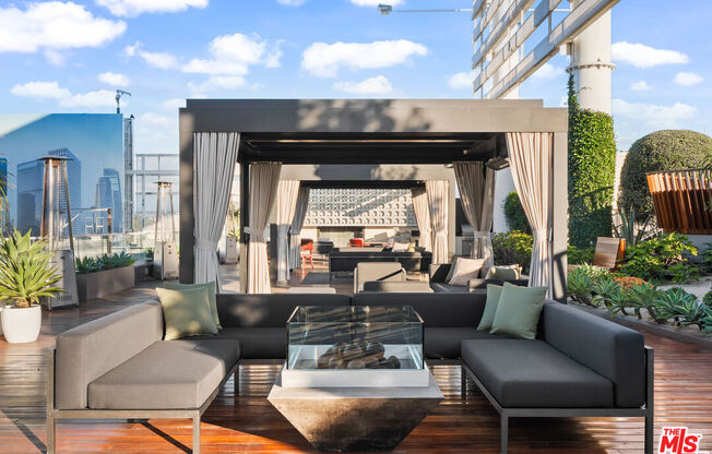 1 bed, 2 baths, 1,220 sqft, $4,500, Unit 11H