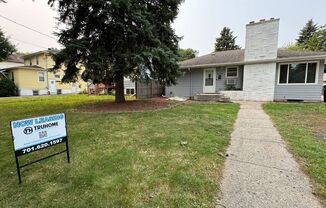 *RENT SPECIAL* 4 Bed 2 Bath Home - North Fargo