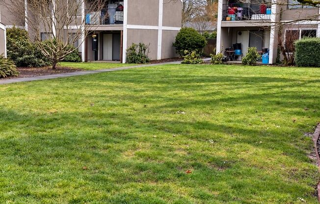 2 beds, 1 bath, 940 sqft, $1,350, Unit 37