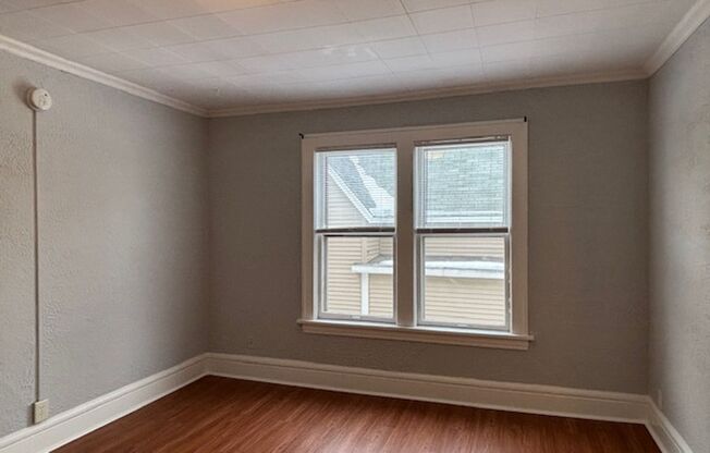 580 Thomas Ave W