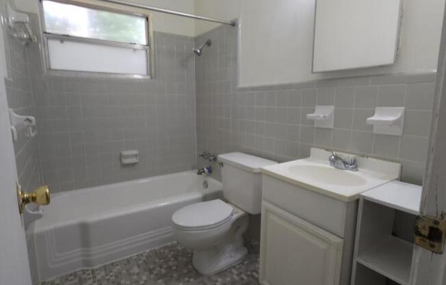 1016 NW 6 PL
