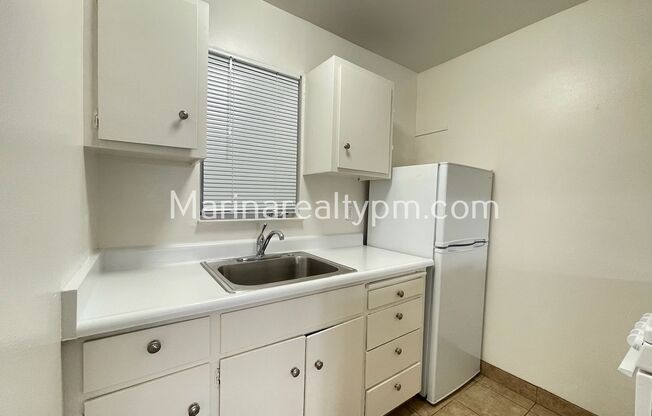 2 beds, 1 bath, 885 sqft, $1,900, Unit #7