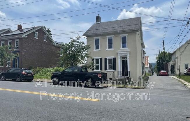 122 E GOEPP ST