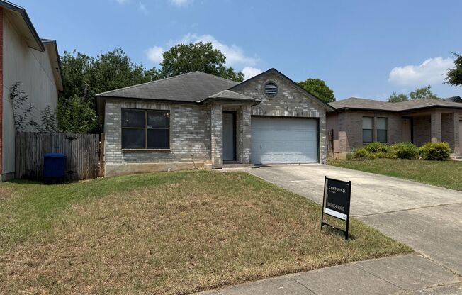 CUTE 3 BR HOME IN NEISD SCHOOLS WITH EASY ACCESS TO FT. SAM, RANDOLPH AFB, & SHOPPING