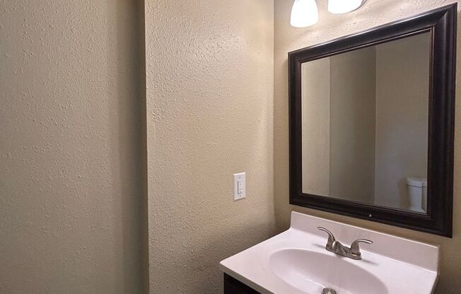 2 beds, 2.5 baths, 1,376 sqft, $1,595, Unit 39