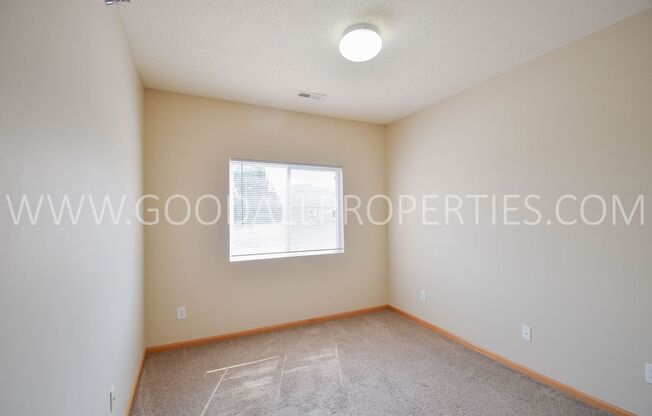 3 beds, 2 baths, $1,375