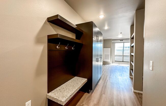 Studio, 1 bath, 567 sqft, $895, Unit Bldg 4 Apt 4127