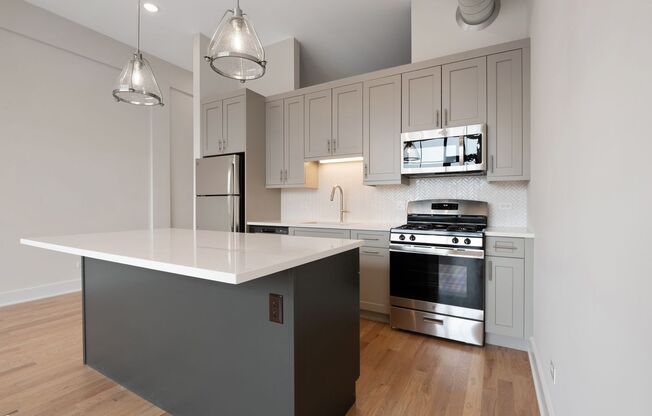 Top Floor 1 Bed 1 Bath Pet Friendly New Construction in Lincoln Square, Parking Included