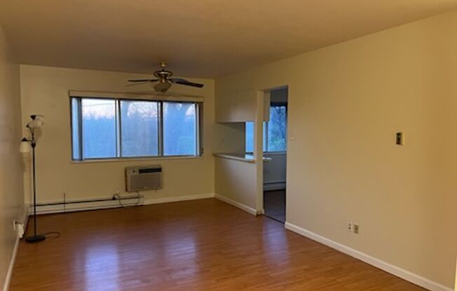 1 Bed / 1 Bath – Updated 2nd Floor Apartment | Water, Sewer & Trash Included