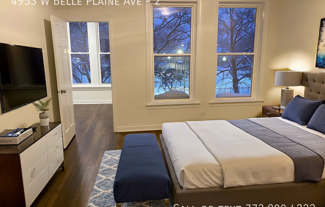 4953 W BELLE PLAINE AVE