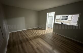 2 beds, 1 bath, 850 sqft, $899, Unit A