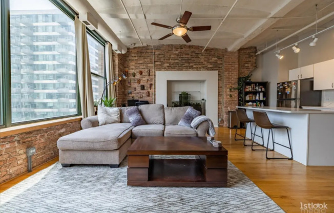 1322 S WABASH AVE