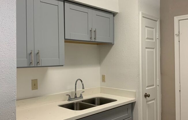 2 beds, 2 baths, 1,038 sqft, $1,215, Unit 3502