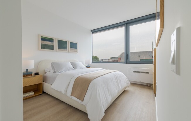 3 beds, 2 baths, $6,643, Unit 14K
