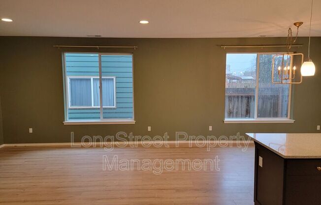 1216 WALNUT ST SW