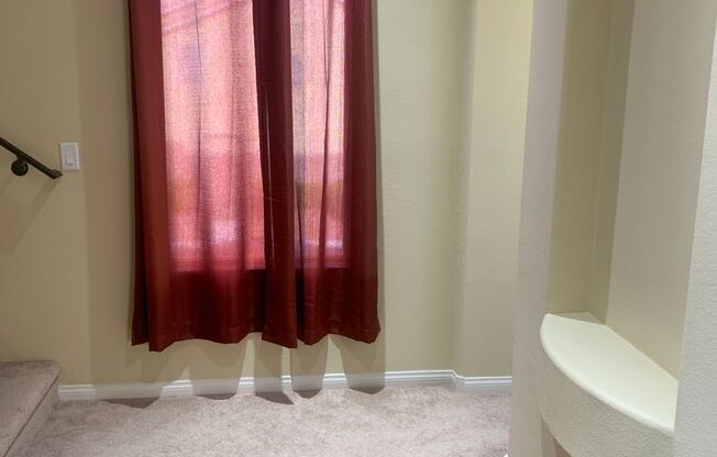 5 beds, 3.5 baths, $2,895