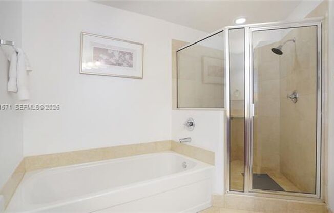 2 beds, 2 baths, $4,400, Unit # 3220 N